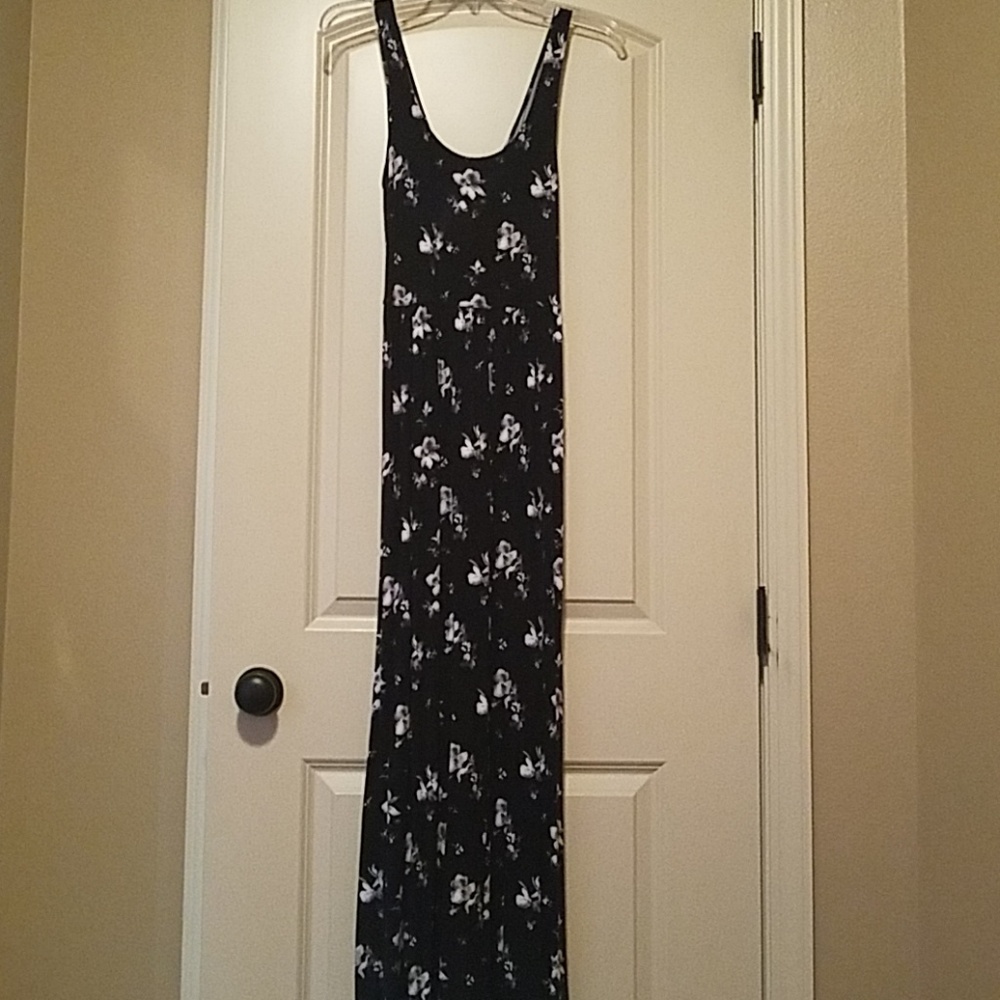 Black and white floral maxi